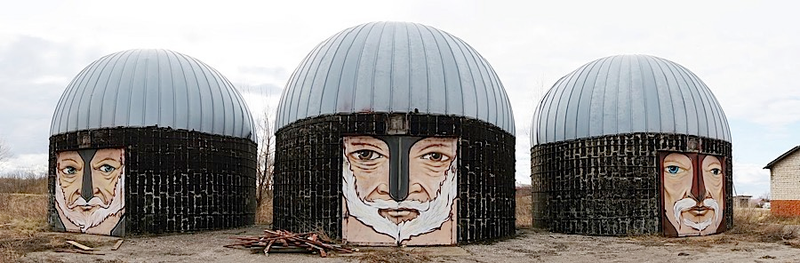 Illustration for article titled Cool graffitis bring old buildings to lifeĀ